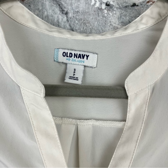 Old Navy Ivory/Cream Blouse - Picture 3 of 8